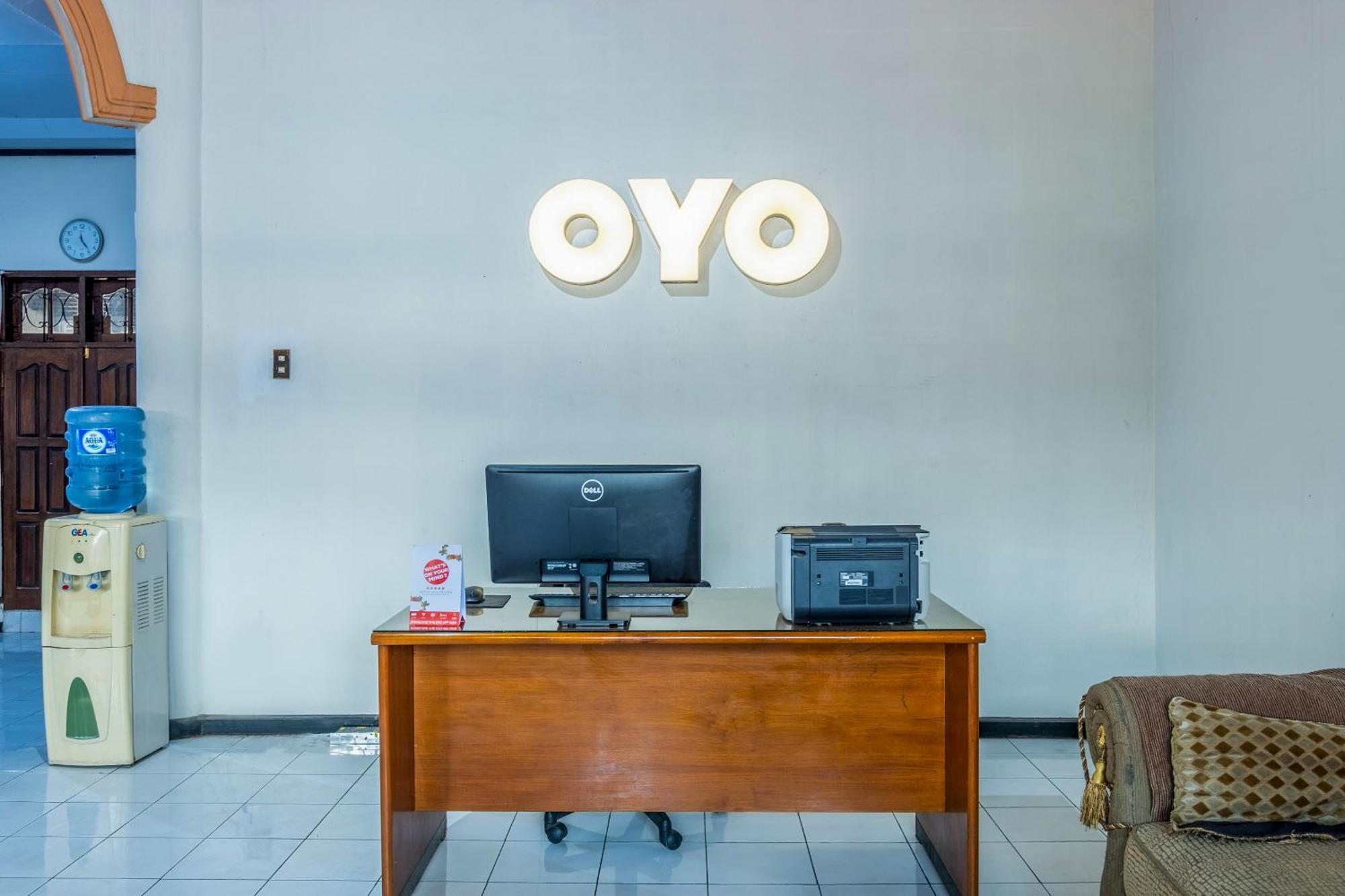 Oyo Collection O 1032 Rahayu Residence Syariah Чиребон Экстерьер фото