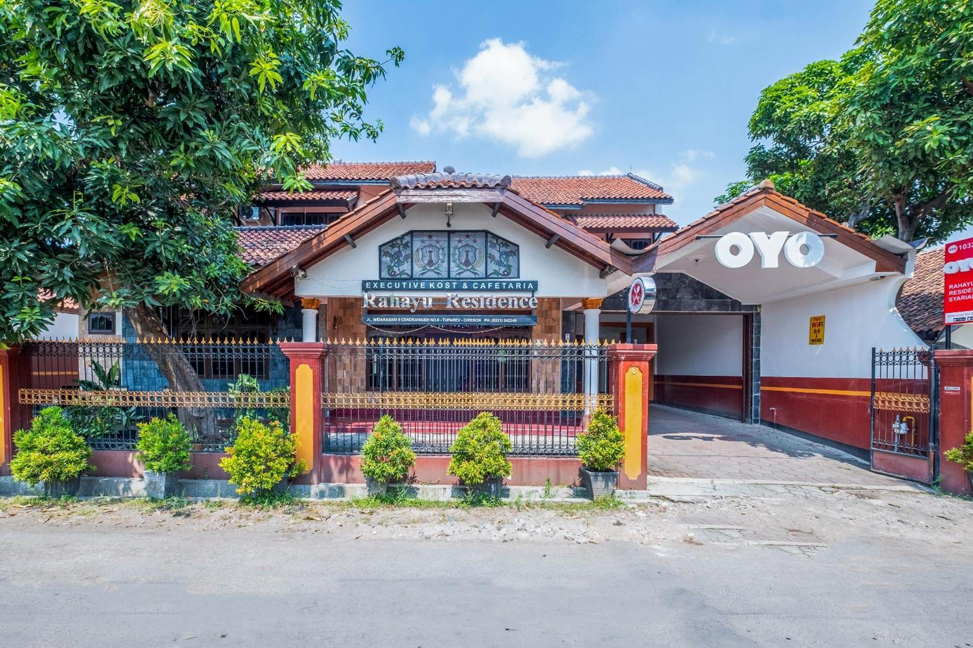Oyo Collection O 1032 Rahayu Residence Syariah Чиребон Экстерьер фото