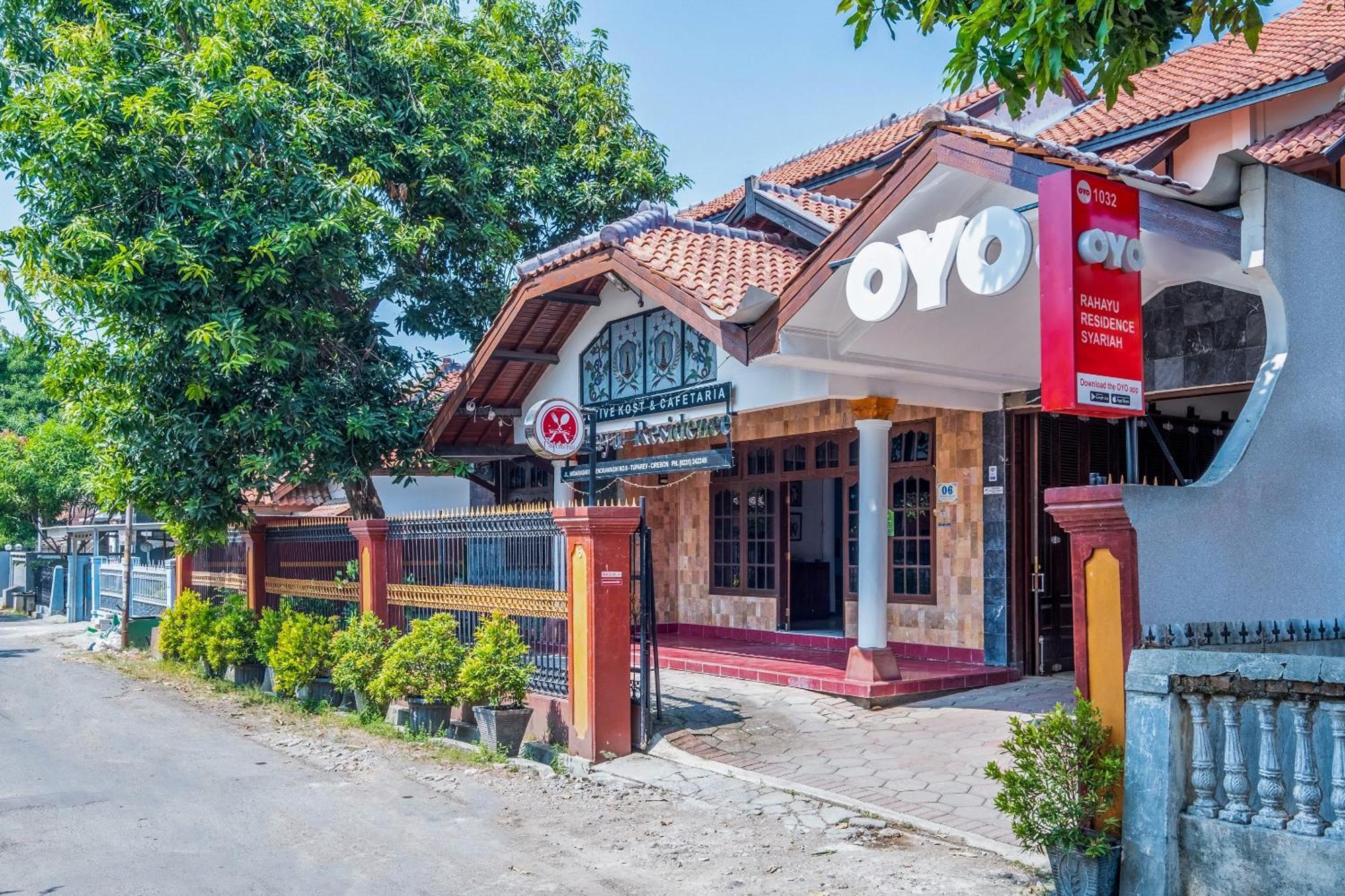 Oyo Collection O 1032 Rahayu Residence Syariah Чиребон Экстерьер фото